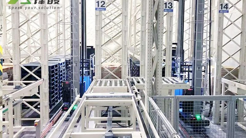 窄巷道前移式叉车：价格背后的考量因素与实际应用